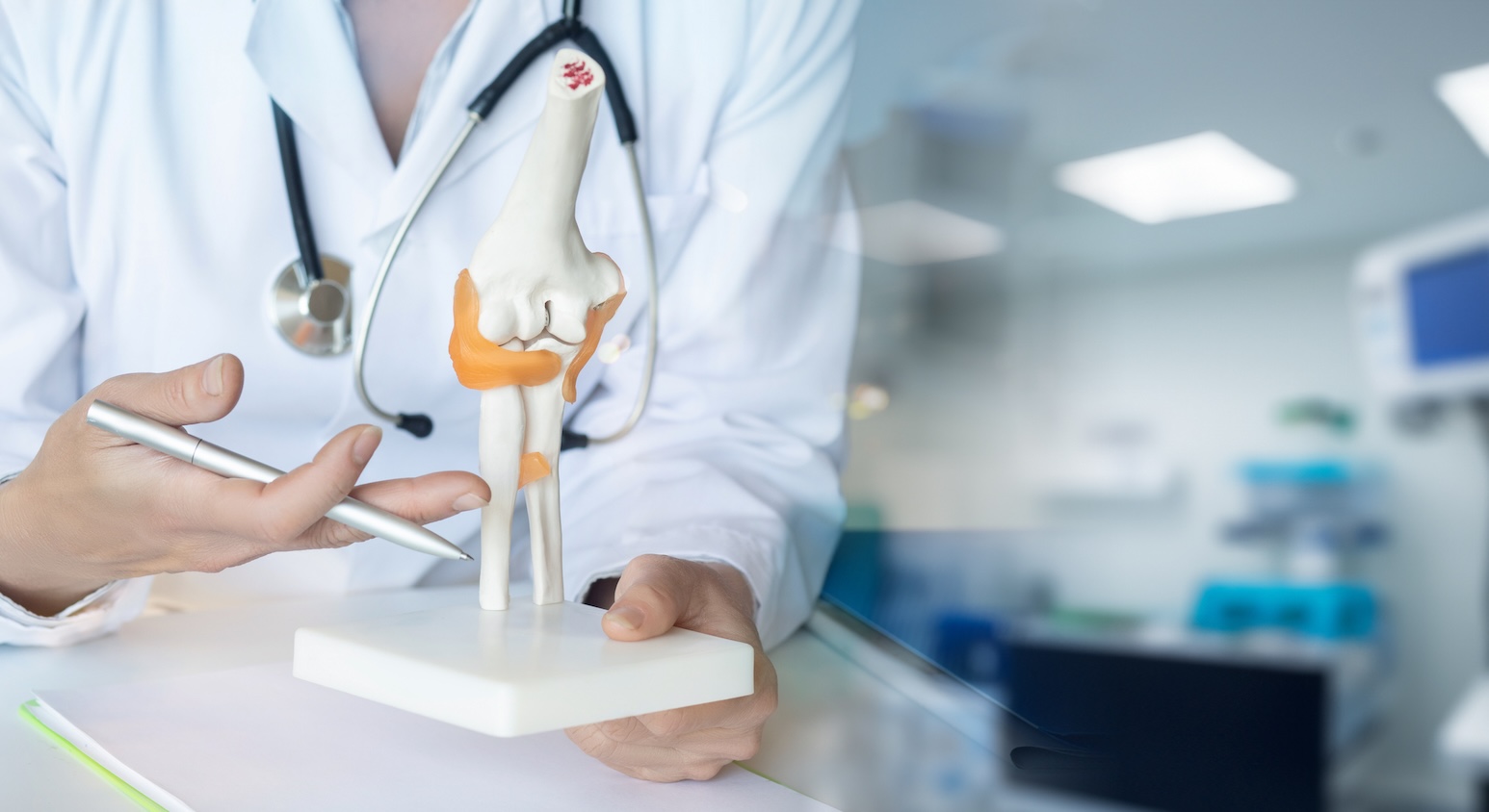 Non-Medication Pain Management Techniques: A Doctor’s Guide to Real Relief